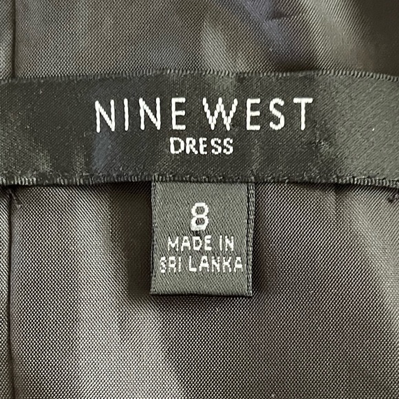 NINE WEST Woman’s Sleeveless Tropical Print with Ribbed Trim Sweetheart Neck 8 - Picture 3 of 8